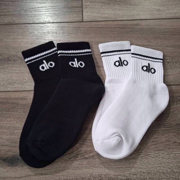 Alo Throwback socks 2 pairs brand new - Picture 1 of 2